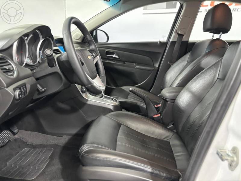 CHEVROLET - CRUZE 1.8 LT 16V FLEX 4P AUTOMÁTICO - 2014/2014 - BRANCA - R$ 63.500,00