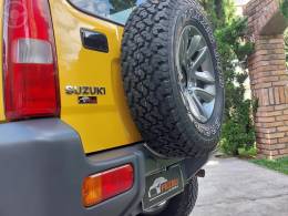SUZUKI - JIMNY 1.3 4ALL 4X4 16V 2P MANUAL - 2018/2019 - AMARELA - R$ 88.900,00