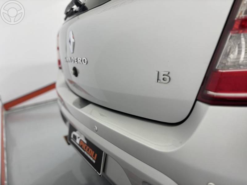 RENAULT - SANDERO 1.6 EXPRESSION 16V FLEX 4P MANUAL - 2011/2012 - PRATA - R$ 34.500,00