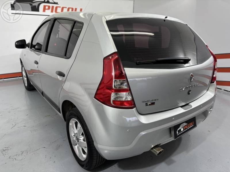 RENAULT - SANDERO 1.6 EXPRESSION 16V FLEX 4P MANUAL - 2011/2012 - PRATA - R$ 34.500,00