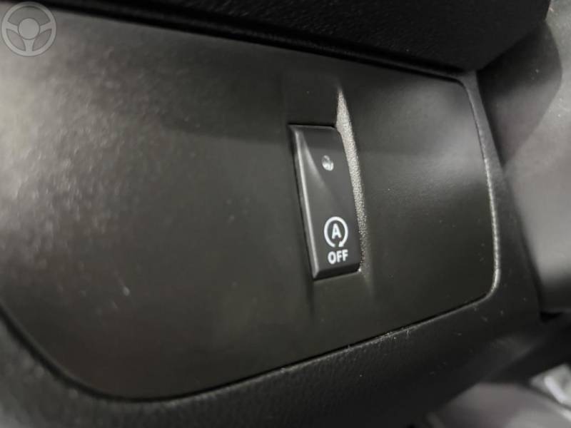 RENAULT - KWID 1.0 12V SCE FLEX ZEN MANUAL - 2023/2024 - PRATA - R$ 51.900,00