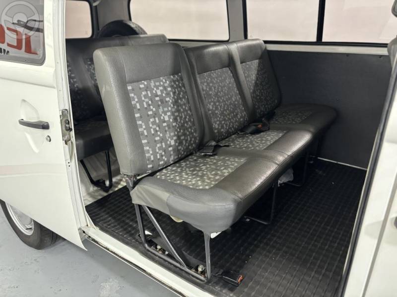 VOLKSWAGEN - KOMBI 1.4 MI STD 8V FLEX 4P MANUAL - 2009/2009 - BRANCA - R$ 69.900,00