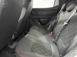RENAULT - KWID 1.0 12V SCE FLEX ZEN MANUAL - 2023/2024 - PRATA - R$ 53.900,00