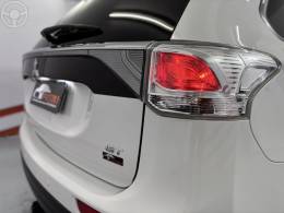 MITSUBISHI - OUTLANDER 3.0 GT 4X4 V6 24V 4P AUTOMÁTICO - 2014/2014 - BRANCA - R$ 78.900,00