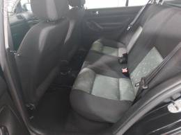 VOLKSWAGEN - GOLF 1.6 MI 8V 4P MANUAL - 2003/2003 - PRETA - R$ 33.900,00