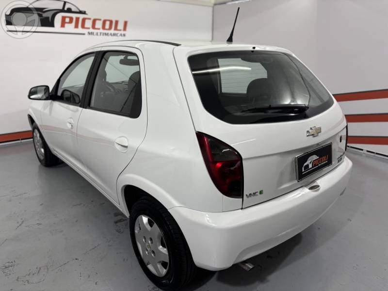 CHEVROLET - CELTA 1.0 MPFI LT 8V FLEX 4P MANUAL - 2013/2014 - BRANCA - R$ 35.500,00