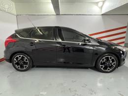 FORD - FOCUS 2.0 TITANIUM HATCH 16V FLEX 4P AUTOMÁTICO - 2015/2015 - PRETA - R$ 56.900,00