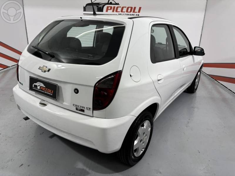 CHEVROLET - CELTA 1.0 MPFI LT 8V FLEX 4P MANUAL - 2013/2014 - BRANCA - R$ 35.500,00