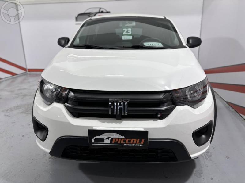 FIAT - MOBI 1.0 8V EVO FLEX LIKE. MANUAL - 2022/2023 - BRANCA - R$ 51.900,00