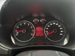 VOLKSWAGEN - VOYAGE 1.0 MI TRENDLINE 8V FLEX 4P MANUAL - 2014/2015 - BRANCA - R$ 43.900,00