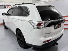 MITSUBISHI - OUTLANDER 3.0 GT 4X4 V6 24V 4P AUTOMÁTICO - 2014/2014 - BRANCA - R$ 78.900,00
