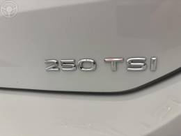 VOLKSWAGEN - T-CROSS 1.4 HIGHLINE TSI 16V FLEX 4P AUTOMÁTICO - 2021/2021 - BRANCA - R$ 112.900,00