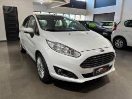 FORD - FIESTA 1.6 TITANIUM PLUS HATCH 16V FLEX 4P AUTOMÁTICO - 2016/2017 - BRANCA - R$ 59.900,00