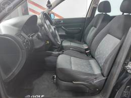 VOLKSWAGEN - GOLF 1.6 MI 8V 4P MANUAL - 2003/2003 - PRETA - R$ 33.900,00