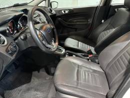 FORD - FIESTA 1.6 TITANIUM PLUS HATCH 16V FLEX 4P AUTOMÁTICO - 2016/2017 - BRANCA - R$ 59.900,00