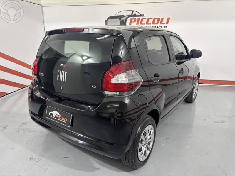 FIAT - MOBI 1.0 8V EVO FLEX LIKE. MANUAL - 2018/2019 - PRETA - R$ 45.900,00