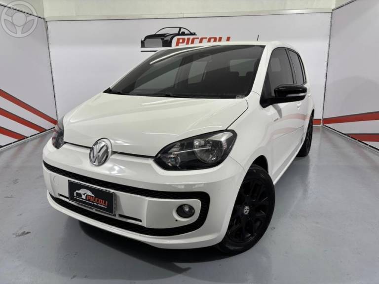 VOLKSWAGEN - UP 1.0 TSI MOVE UP 12V FLEX 4P MANUAL - 2016/2017 - BRANCA - R$ 62.900,00