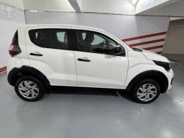 FIAT - MOBI 1.0 8V EVO FLEX LIKE. ON MANUAL - 2023/2023 - BRANCA - R$ 53.900,00