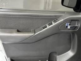 NISSAN - FRONTIER 2.5 SE ATTACK 4X4 CD TURBO ELETRONIC DIESEL 4P MANUAL - 2014/2014 - BRANCA - R$ 96.900,00