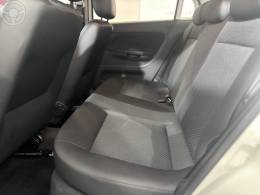 VOLKSWAGEN - VOYAGE 1.0 MI TRENDLINE 8V FLEX 4P MANUAL - 2014/2015 - BRANCA - R$ 43.900,00